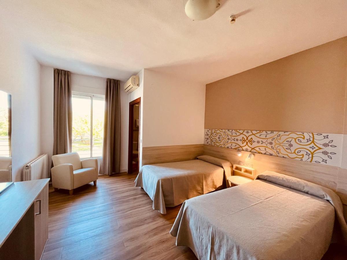 Hotel Balneario Fuentes Del Trampal Carmonita Bagian luar foto