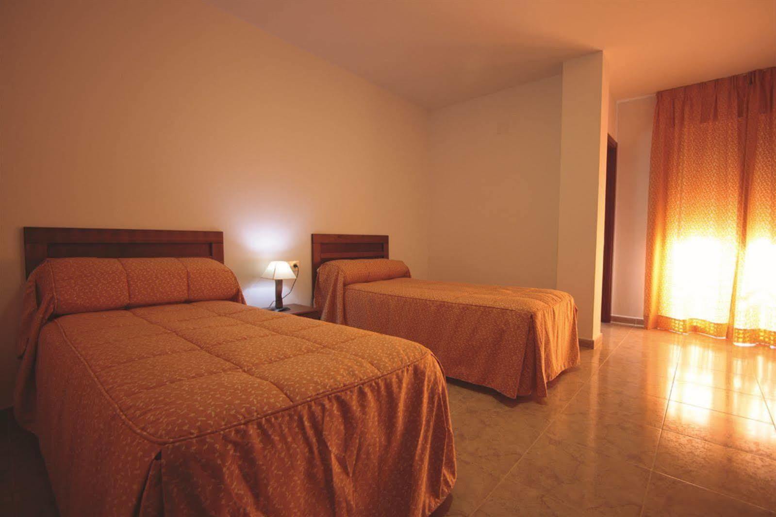 Hotel Balneario Fuentes Del Trampal Carmonita Bagian luar foto